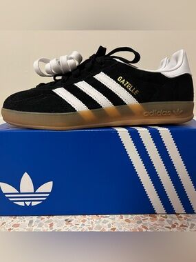 adidas Gazelle Indoor shoes - Like New in the box